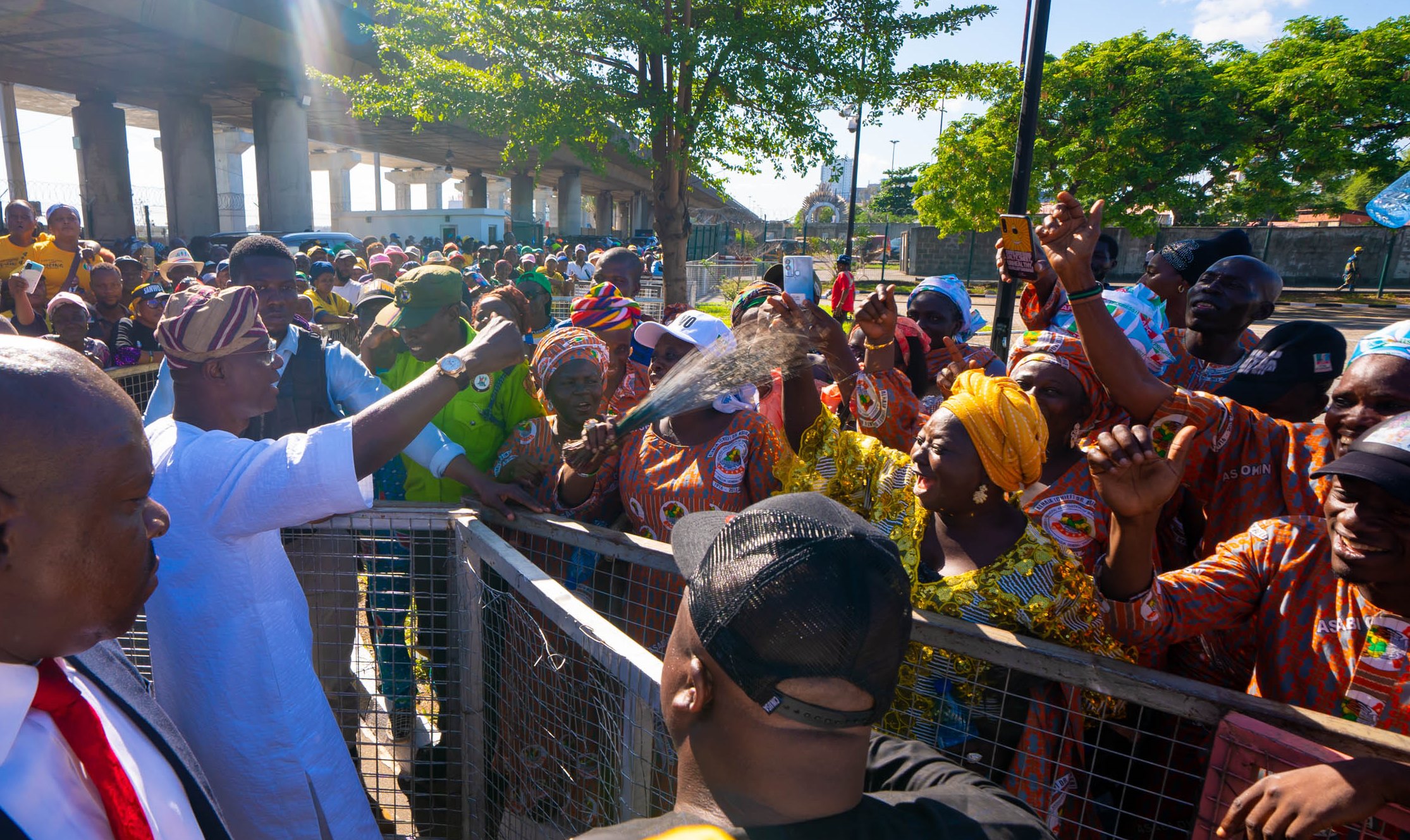 GOV SANWO-OLU RECEIVES SUPPORTERS WHO CAME TO CONGRATULATE HIM FOR HIS RE-ELECTION VICTORY AT LAGOS HOUSE, MARINA, ON MONDAY, 20TH MARCH 2023